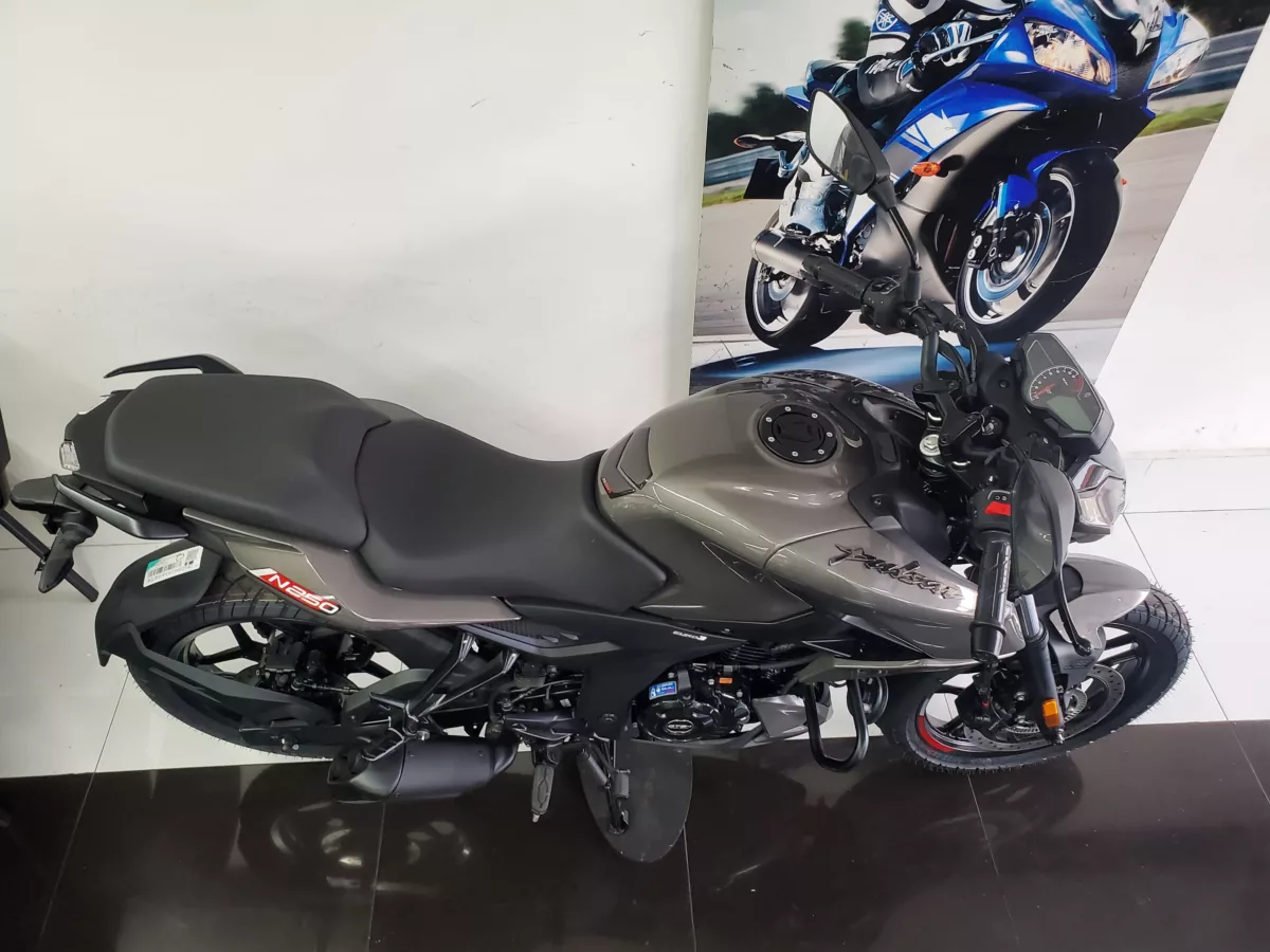 Bajaj Pulsar 250 N 2026 (nueva) — foto 8