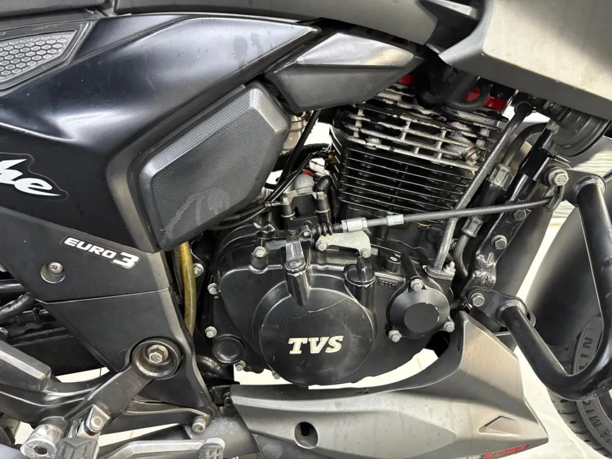 TVS APACHE 160 4V 2022 — foto 18