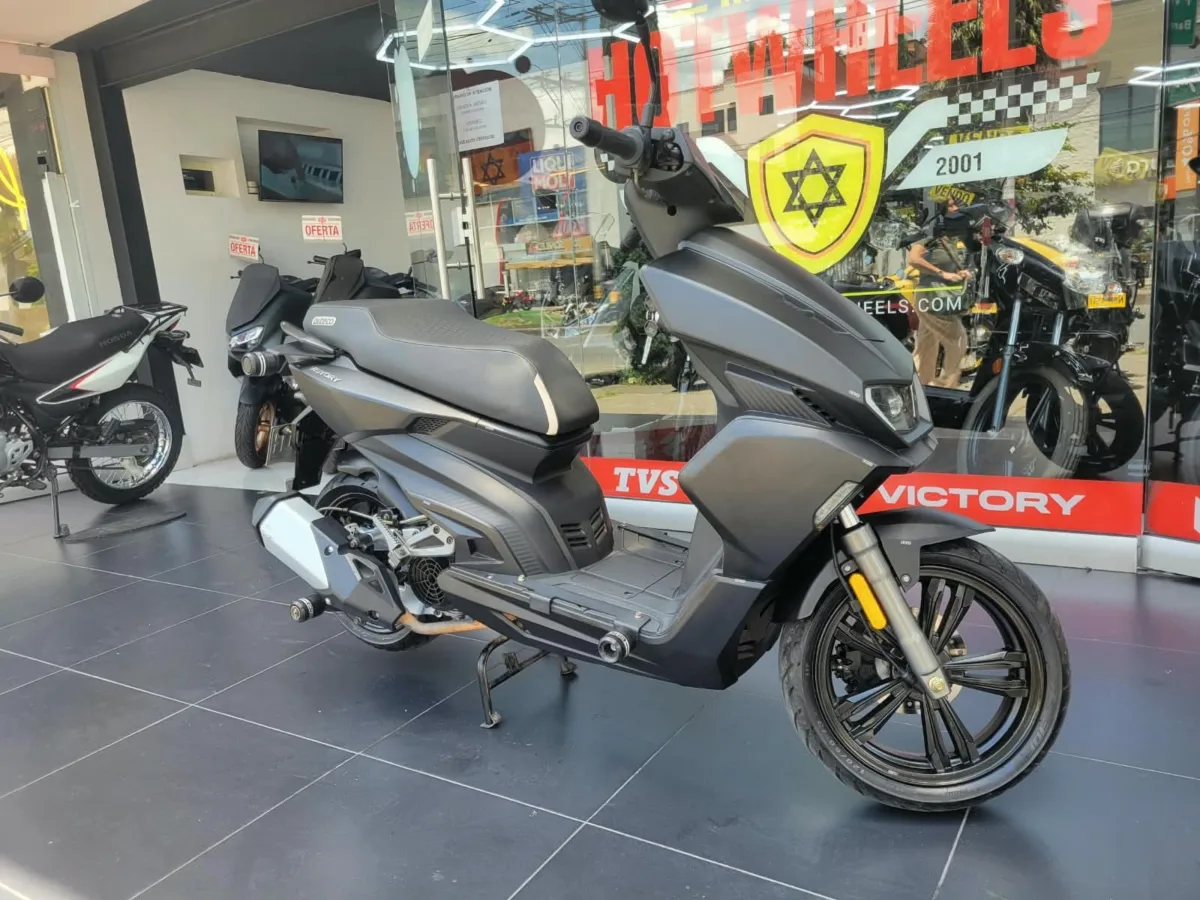 VICTORY HUNTER 150 2025 — foto 2